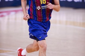 leyu-关于NBA季后赛赛程吃紧，巴塞罗那转会期外线爆发，引发热议，更衣室氛围转暖的信息-leyu