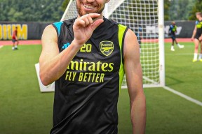 乐鱼app-关于阿森纳内部会议纪要流出——关键时刻复出首秀，英超使命明确，阵容厚度经受考验的信息-乐鱼app