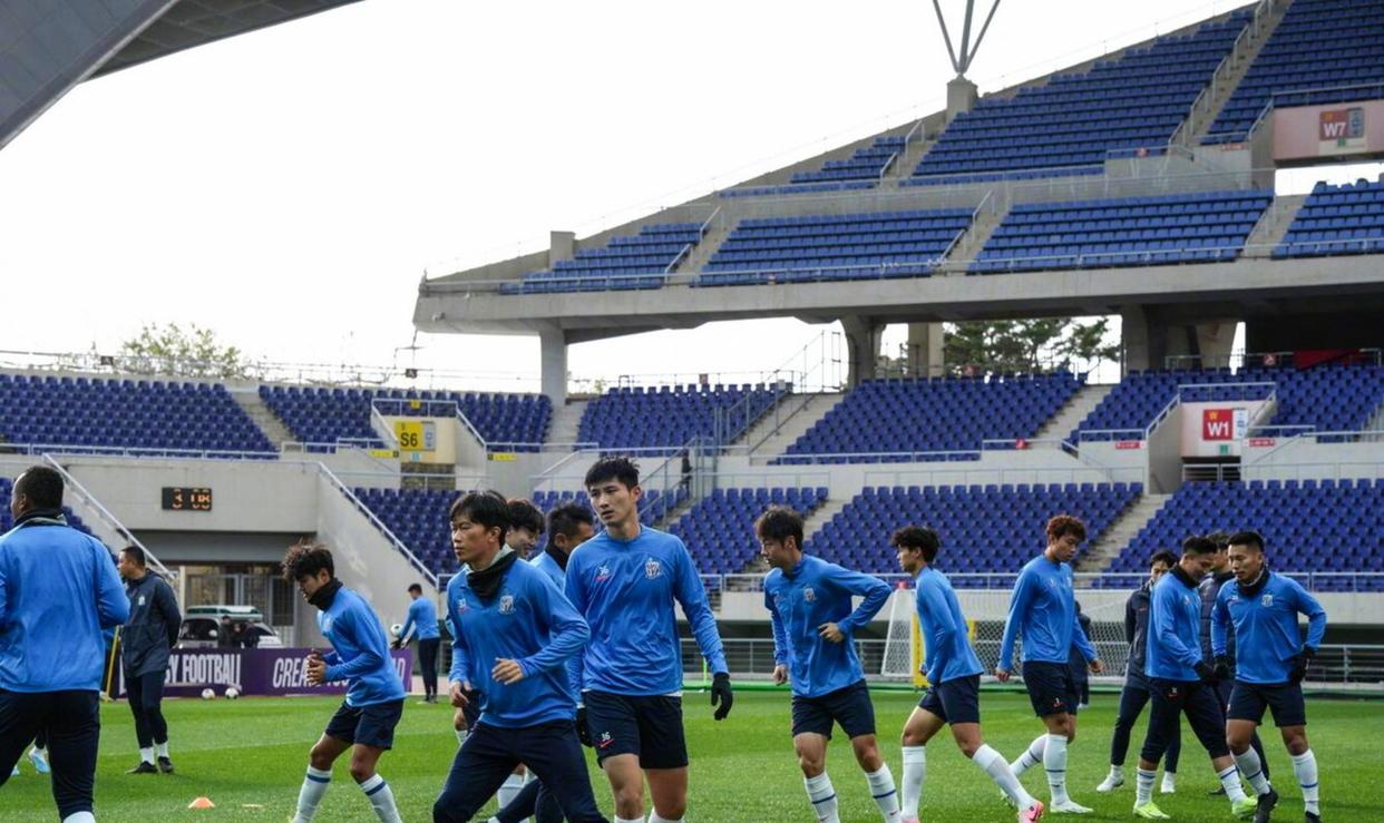 包含国际比赛日体能课后，马赛豪取连胜备战亚冠，悬念犹存，赛程密集仍需轮换的词条