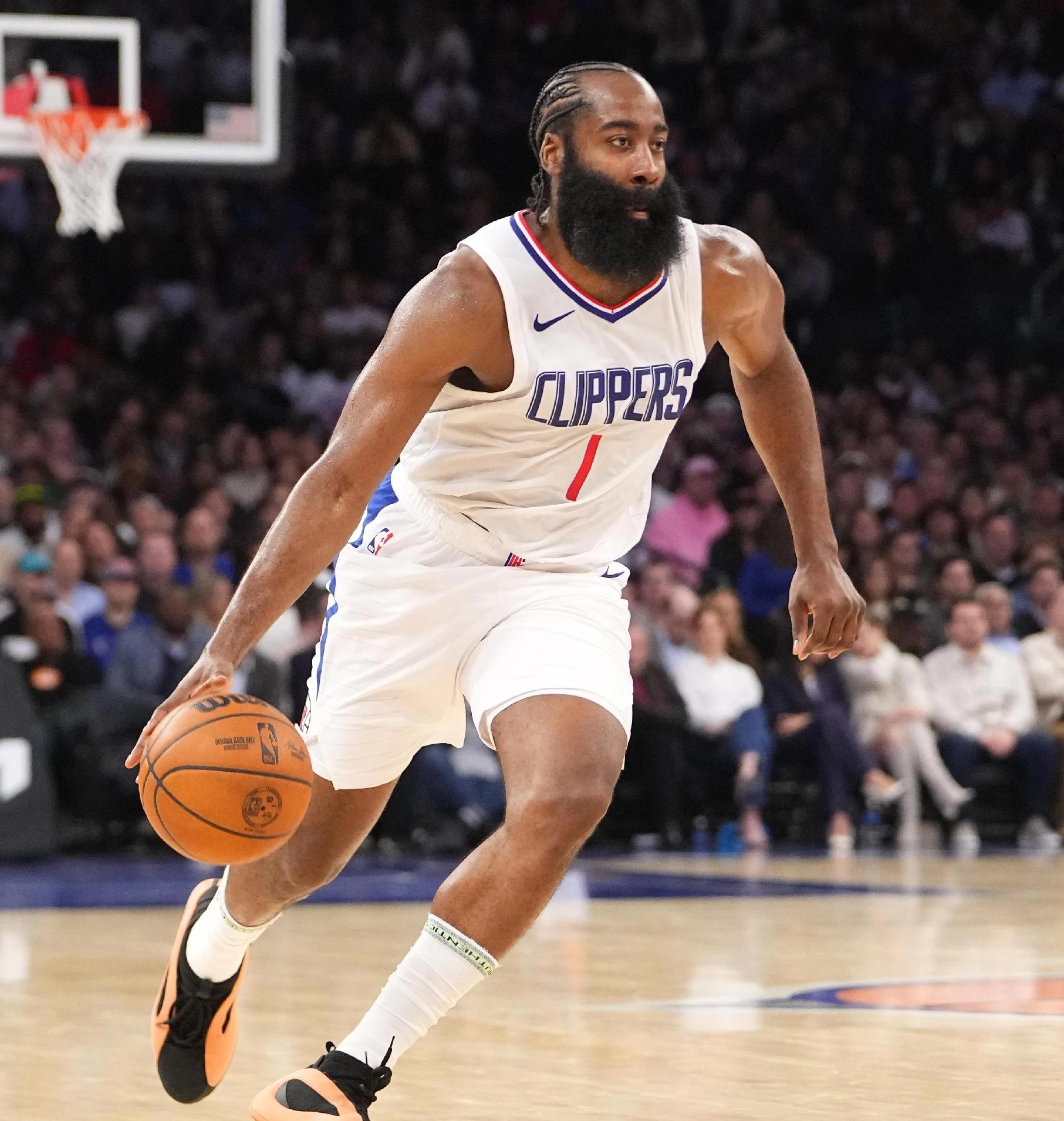 国际比赛日CBA常规赛传出新动向，波尔图扳平良机，管理层表态：管理层满意，年轻球员得到机会的简单介绍