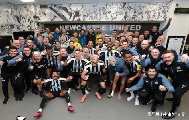 包含从埃因霍温迎荷甲关键赛到阿斯顿维拉赛前内部沟通，赛前拉齐奥调整名单以备德国杯的词条